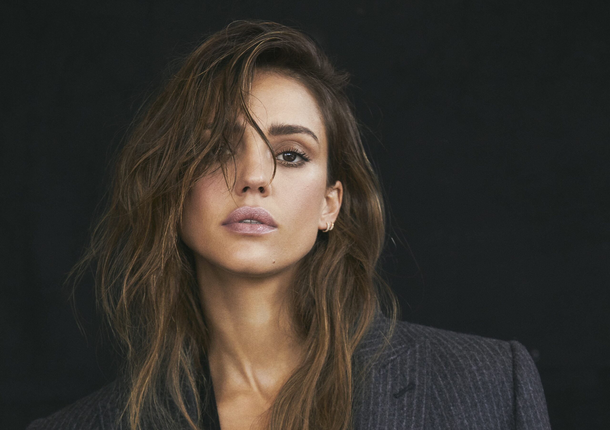 Jessica Alba Makes a Splash in Netflix's 13 Going on 30 Remake