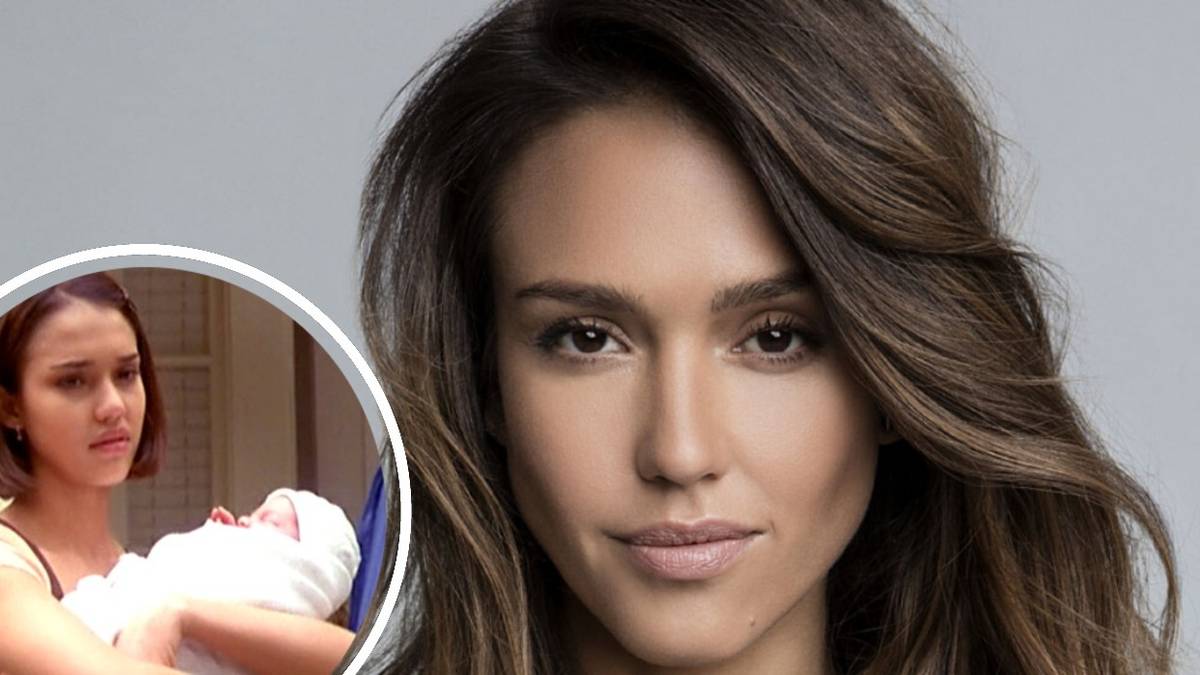 Jessica Alba's Awkward 90210 Encounter: Eye Contact Fails