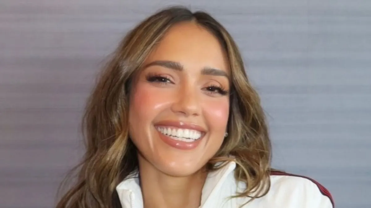 Jessica Alba’s daring crop top shines in her latest fashion statement