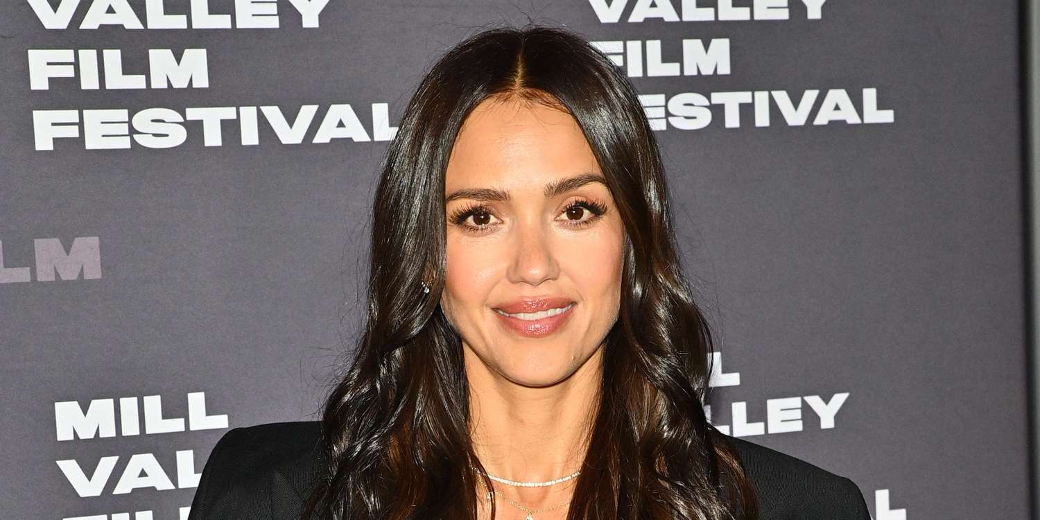Jaw-Dropping: Jessica Alba's Astronaut Costume Plunges to New Levels