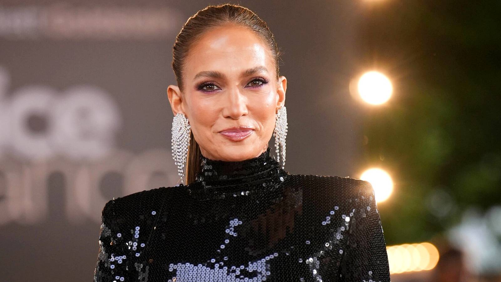 Jennifer Lopez's Office Romance Struggles: R-Rated Film Falls Flat with Critics