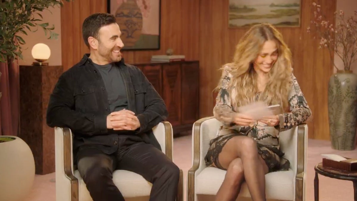 Jennifer Lopez Amazed by Brett Goldstein's Movie Knowledge