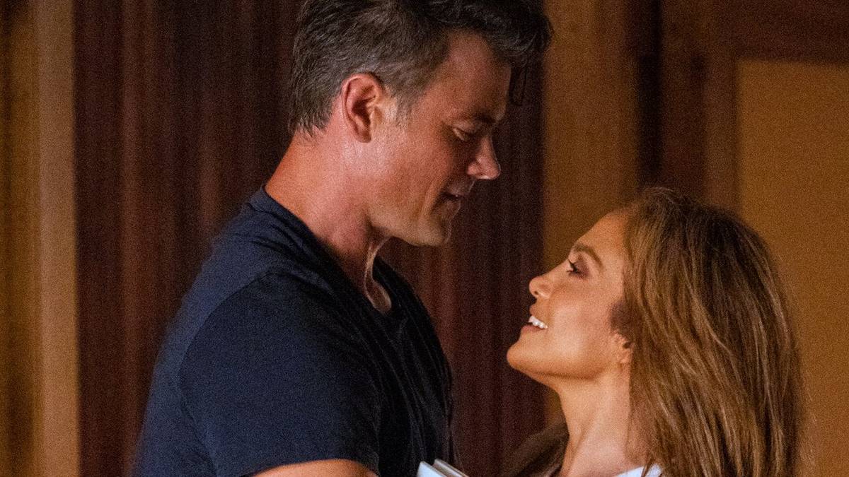 Your Complete Guide to Watching Shotgun Wedding with J.Lo and Duhamel
