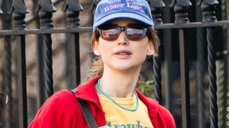 Jennifer Lawrence Is Already Wearing Summer 2026’s Hottest Sneakers