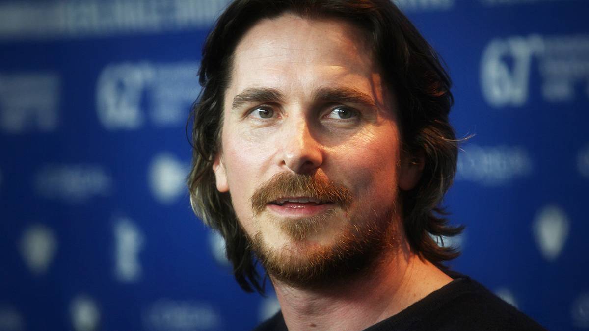 Why Fans Are Still Obsessed With Christian Bales Transformation in American Hustle