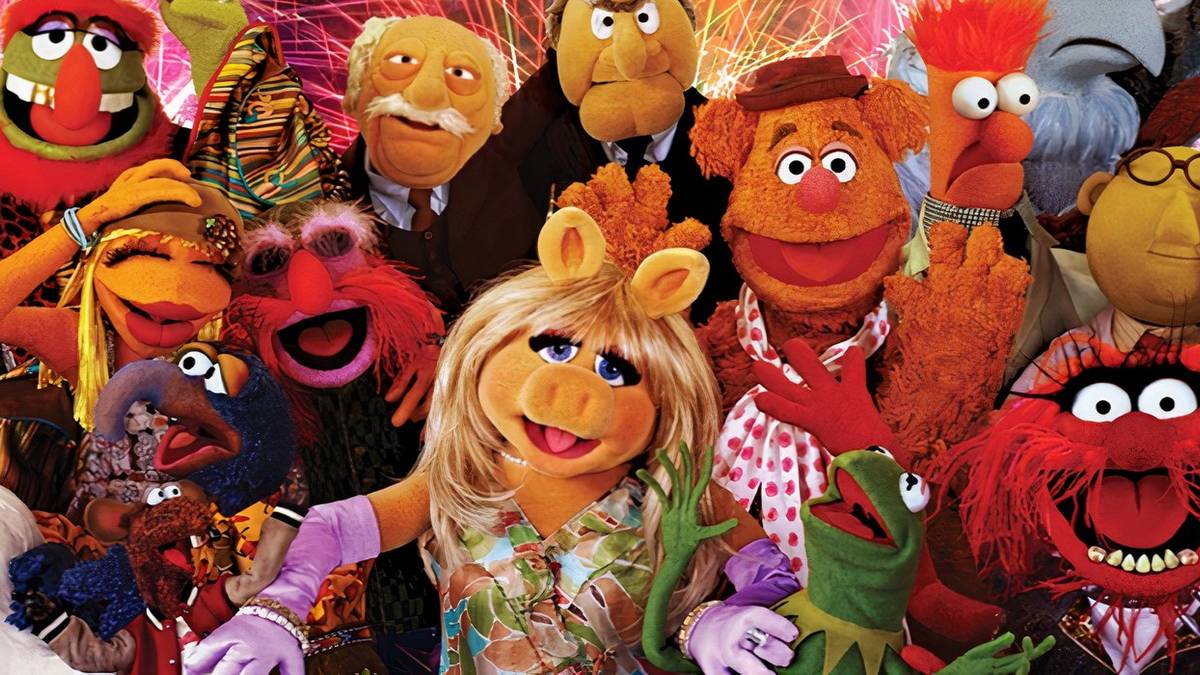 Jennifer Lawrence and Emma Stone Are Making a Miss Piggy Movie