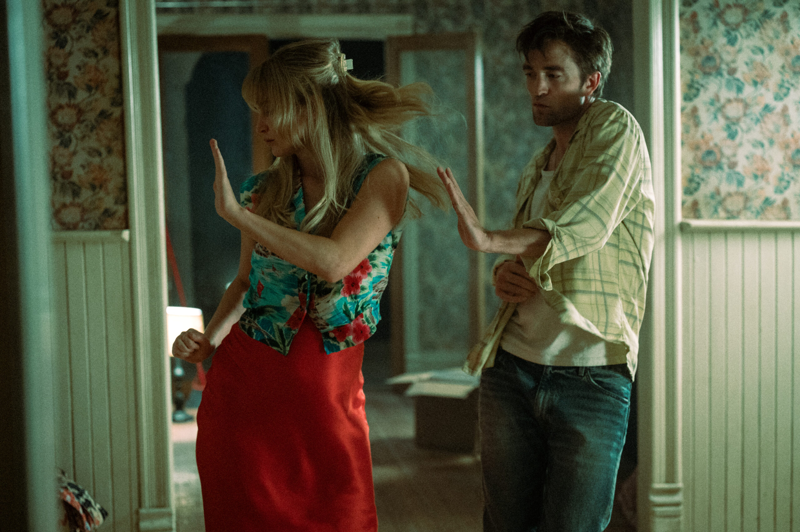Standing Ovation for Jennifer Lawrence and Robert Pattinson: Cannes Goes Wild!