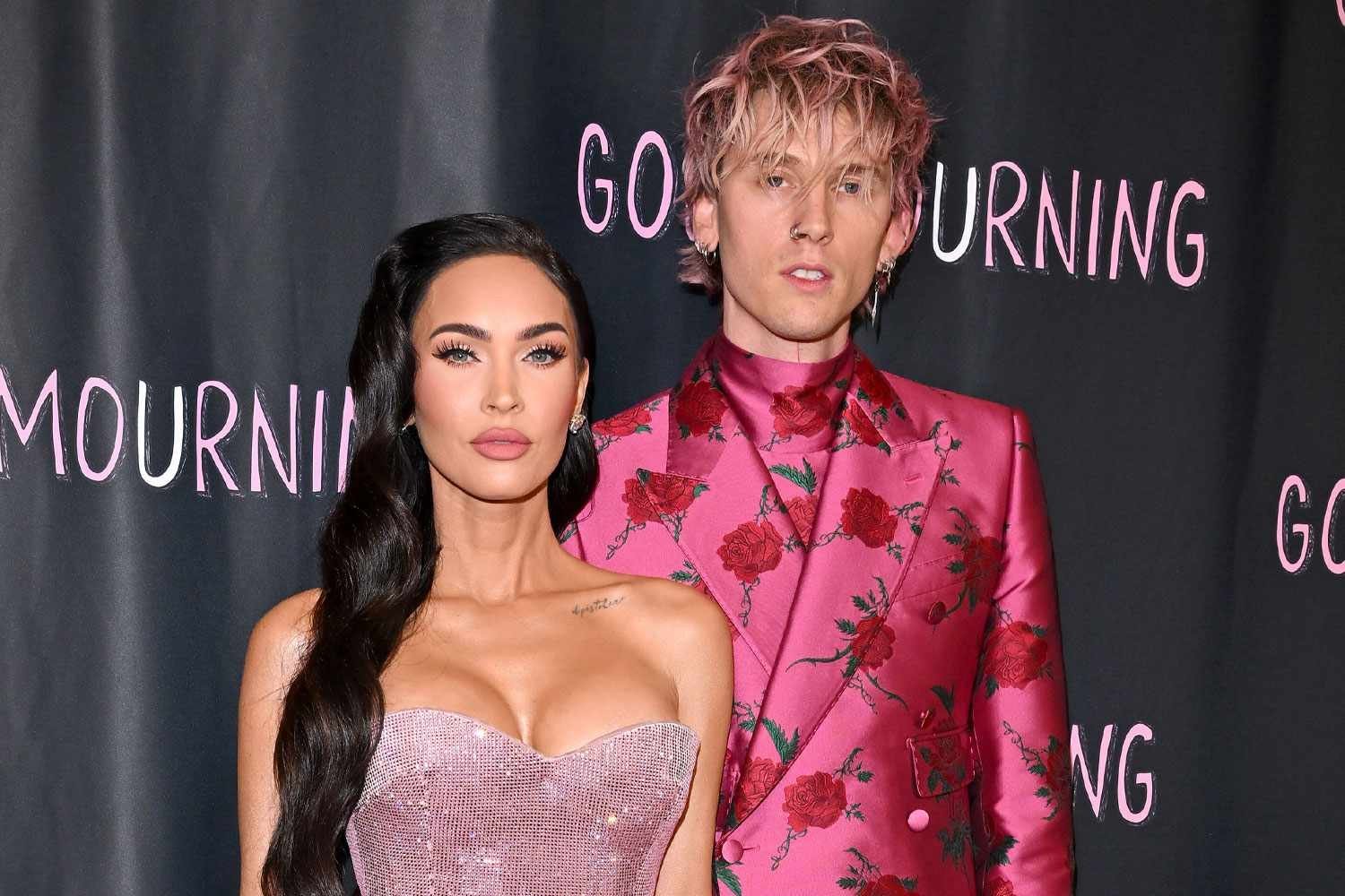 Machine Gun Kelly's Bizarre Red Carpet Exit Has Everyone Talking