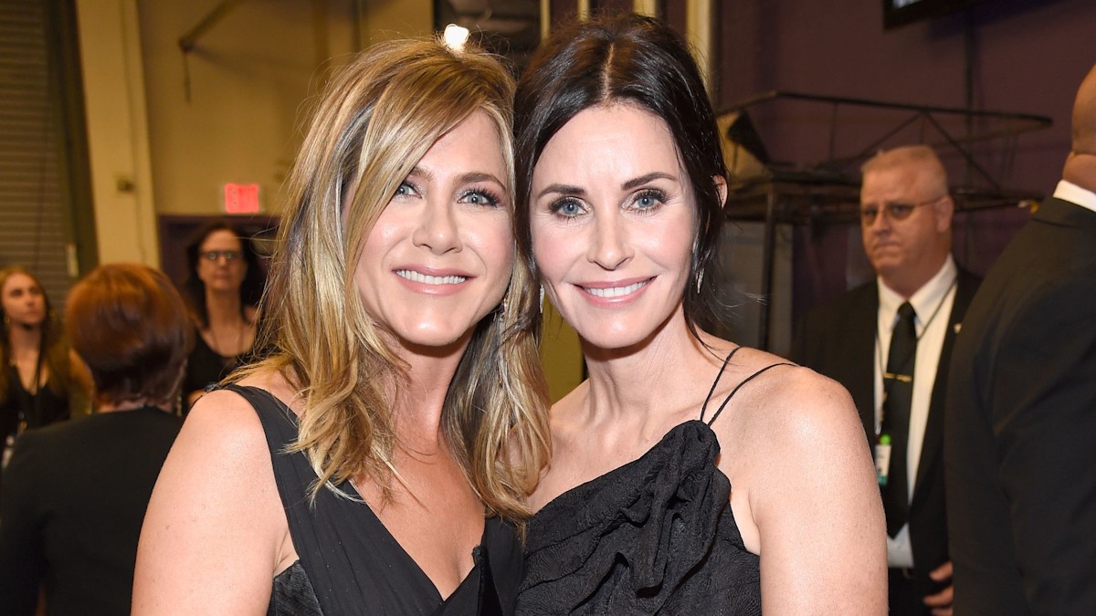 Courteney Cox Reveals Jaw-Dropping Secrets of Jennifer Aniston's Mansion