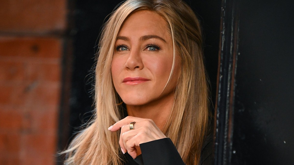 Jennifer Aniston Revives the 'Rachel' with a Chic New Manicure