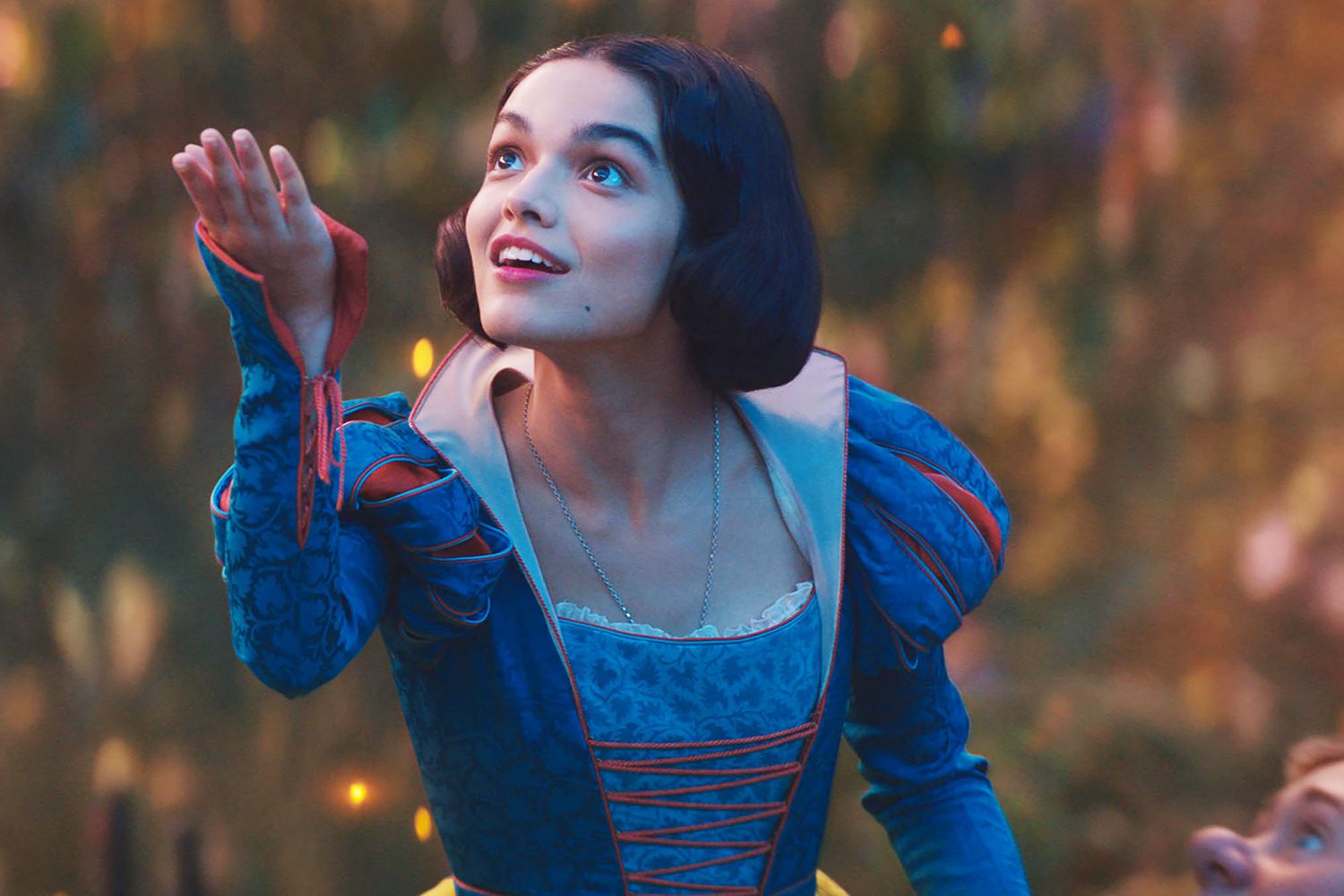 Critics Adore Rachel Zegler: A 'Shining Supernova' in Snow White Remake